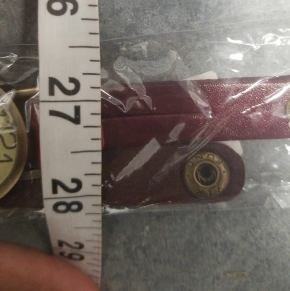 HIGH QUALITY WOMAN FASHION WATCHES - Picture 2 of 3